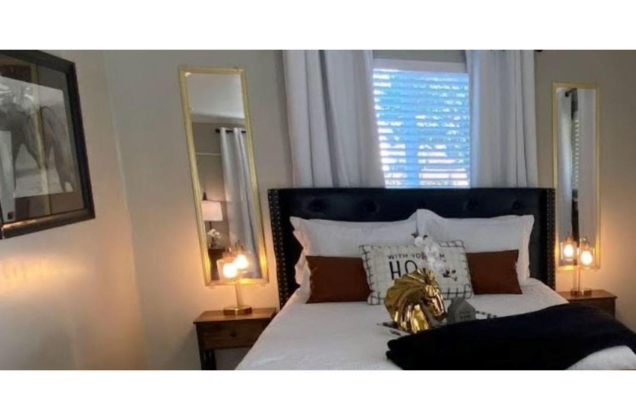 Stunning Cozy Downtown Guesthouse Сан Антонио Екстериор снимка